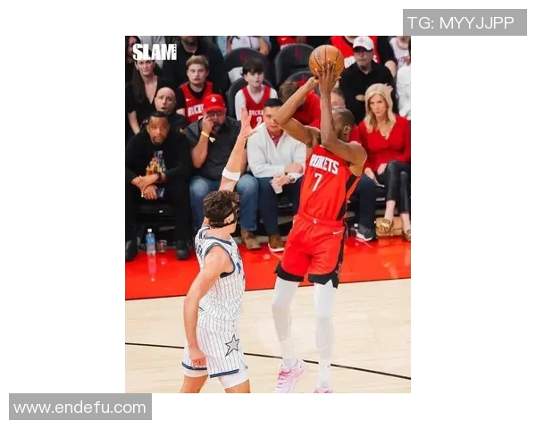 杜兰特得分如探囊取物!SLAM分享赛场照庆祝31000分 杜兰特得分如探囊取物!SLAM分享赛场照庆祝31000分