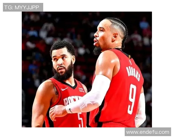 乌指:阿门需在控卫角色中平衡好个人攻与组织串联 乌指:阿门需在控卫角色中平衡好个人攻与组织串联