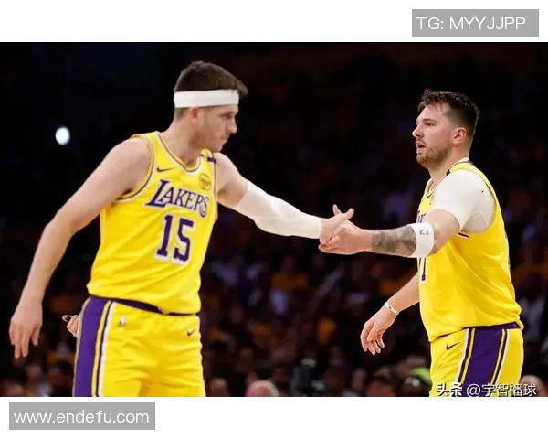 东契奇大号三双 湖人战胜爵士