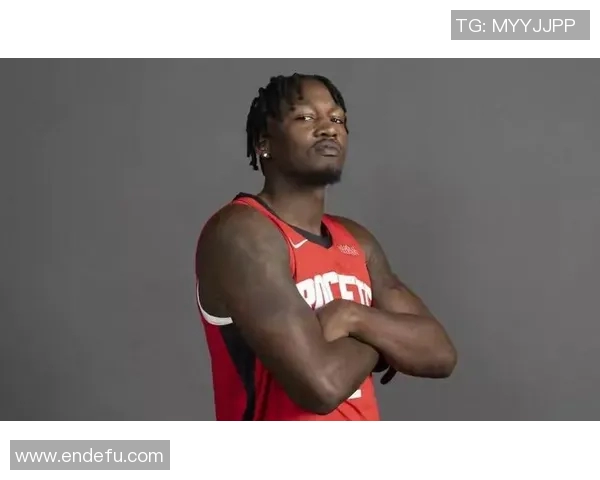 史密斯的签约一直是很不看好的，但是现在大家都在说芬尼-史密斯怎么样怎么样的时候，我还是得给芬尼